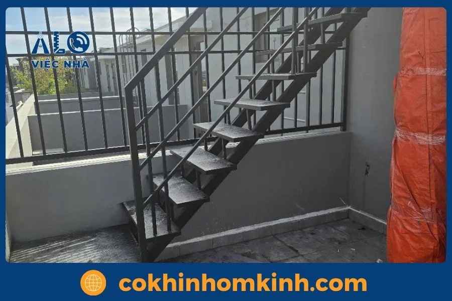 Cấu tạo cầu thang sắt hộp