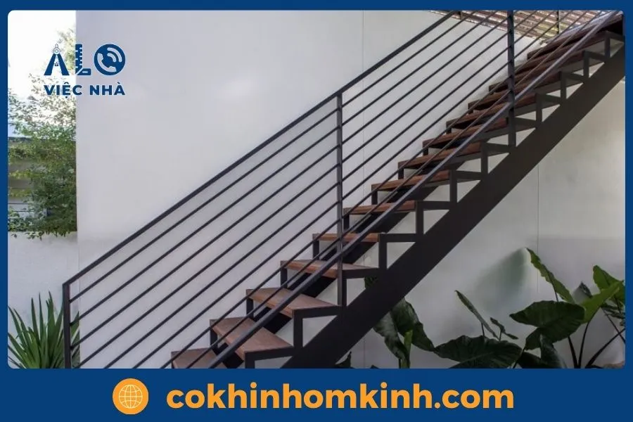 Giới thiệu dịch vụ thi công cầu thang sắt hộp