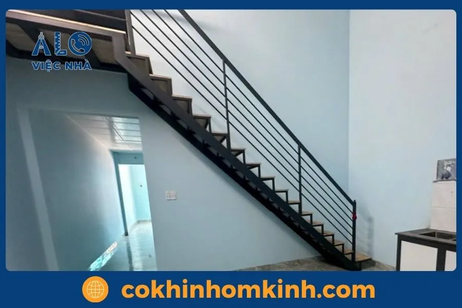 giá cầu thang sắt phòng trọ MẪU 5