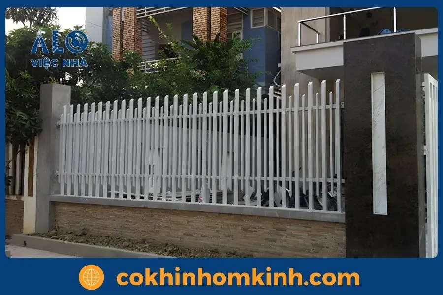 Hàng rào sắt hộp mạ kẽm mẫu 4