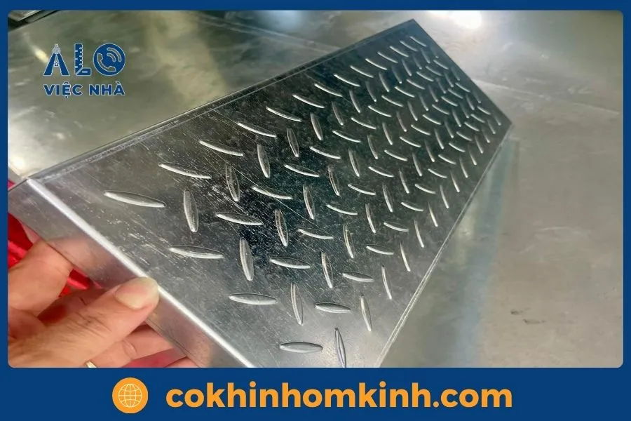 Cấu tạo của mâm cầu thang sắt