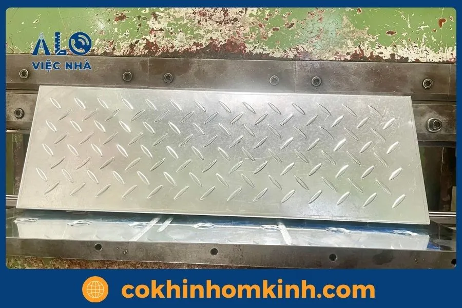 Nên chọn mâm cho cầu thang sắt như thế nào?