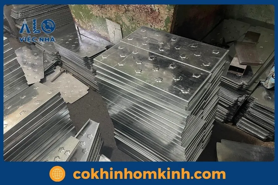 mâm cầu thang sắt đẹp MẪU 5