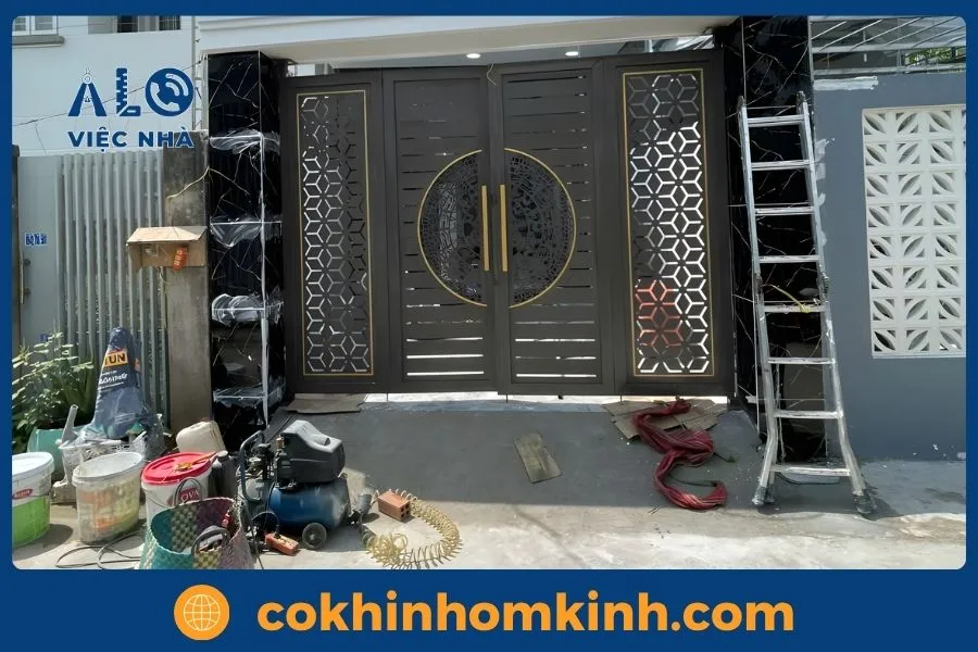 Những Màu Sơn Cửa Sắt Đẹp, Hiện Đại & Hợp Phong Thủy 6 Chọn màu sơn theo phong cách kiến trúc