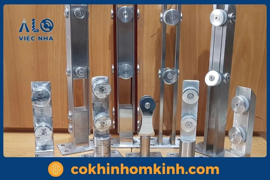 Cấu tạo trụ cầu thang kính