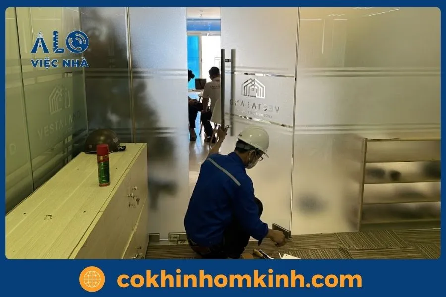 Báo giá dịch vụ SỬA CỬA NHÔM KÍNH cập nhật năm 2026 4 Những lỗi phổ biến của cửa nhôm kính