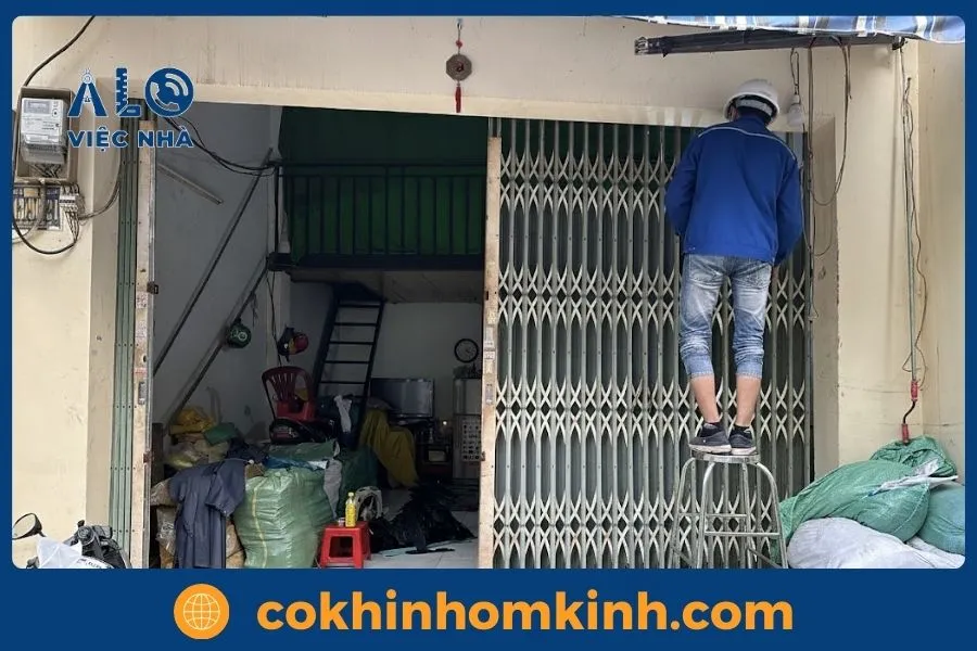 Dịch vụ Sửa Cửa Kéo tại Tphcm THỢ 6 NĂM KINH NGHIỆM 7 Hàn sửa khung cửa kéo